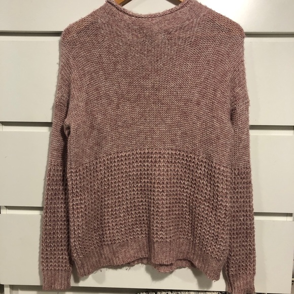 American Eagle Pink Sweater - Picture 5 of 6
